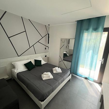 B&B A Due Passi Dal Mare Лідо-ді-Помпоза Екстер'єр фото