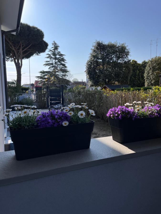 B&B A Due Passi Dal Mare Лідо-ді-Помпоза Екстер'єр фото