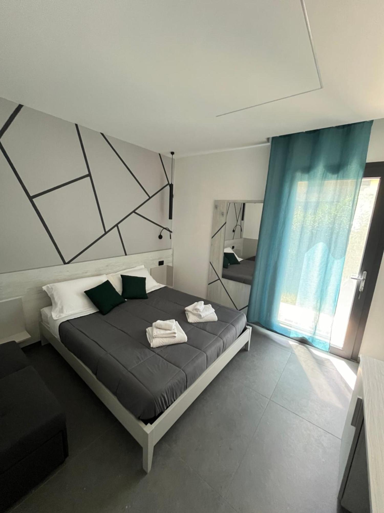 B&B A Due Passi Dal Mare Лідо-ді-Помпоза Екстер'єр фото